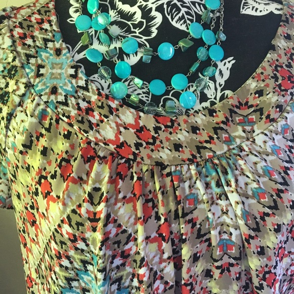 🎁2/$12 LG AB STUDIO MULTI-COLOR SCOOP NECK WING HEM TOP - Picture 2 of 12